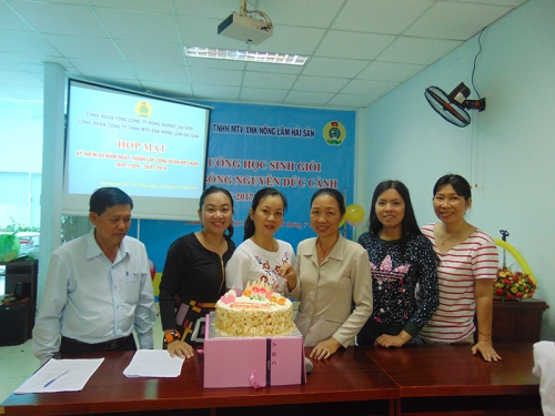 Họp mặt kỷ niệm ngày thành lập công đoàn 28-7-2018