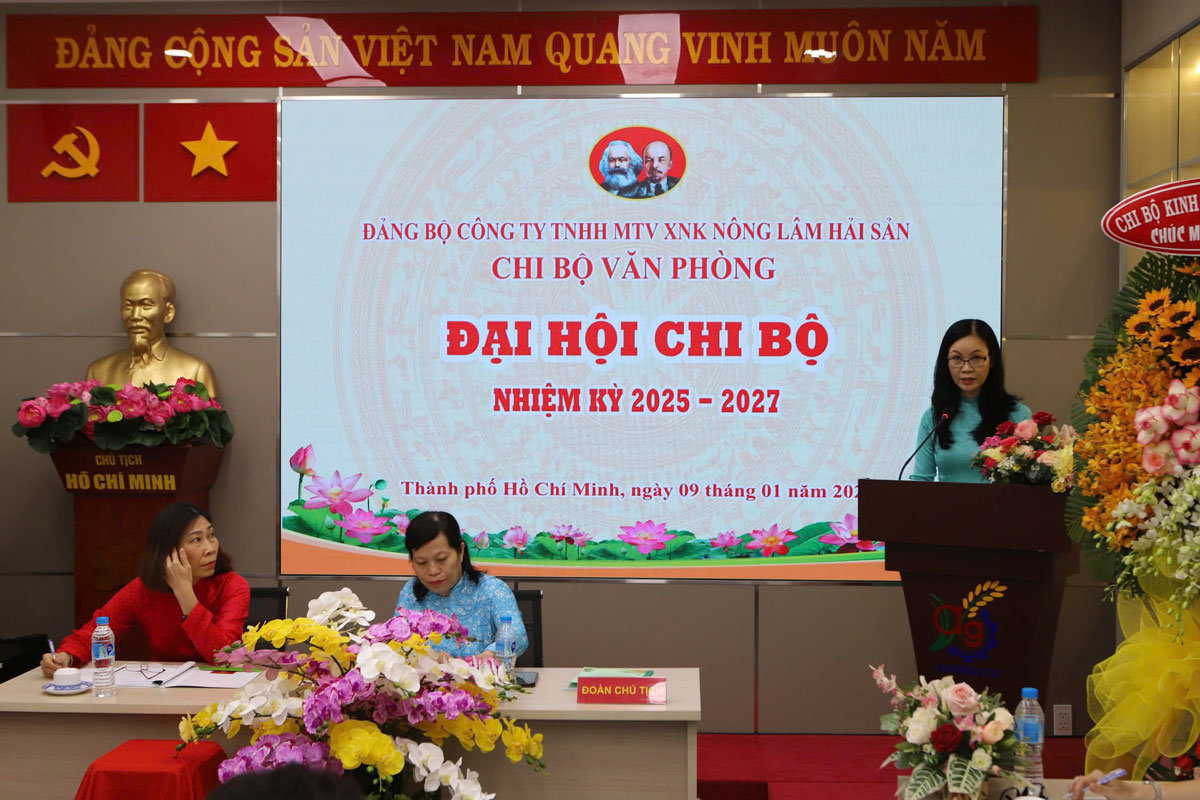 Đại hội chi bộ văn phòng và chi bộ kinh doanh dịch vụ