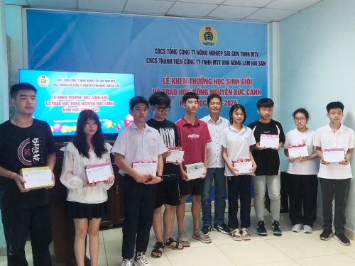 Lễ khen thưởng học sinh giỏi và trao học bỗng Nguyễn Đức Cảnh năm 2024